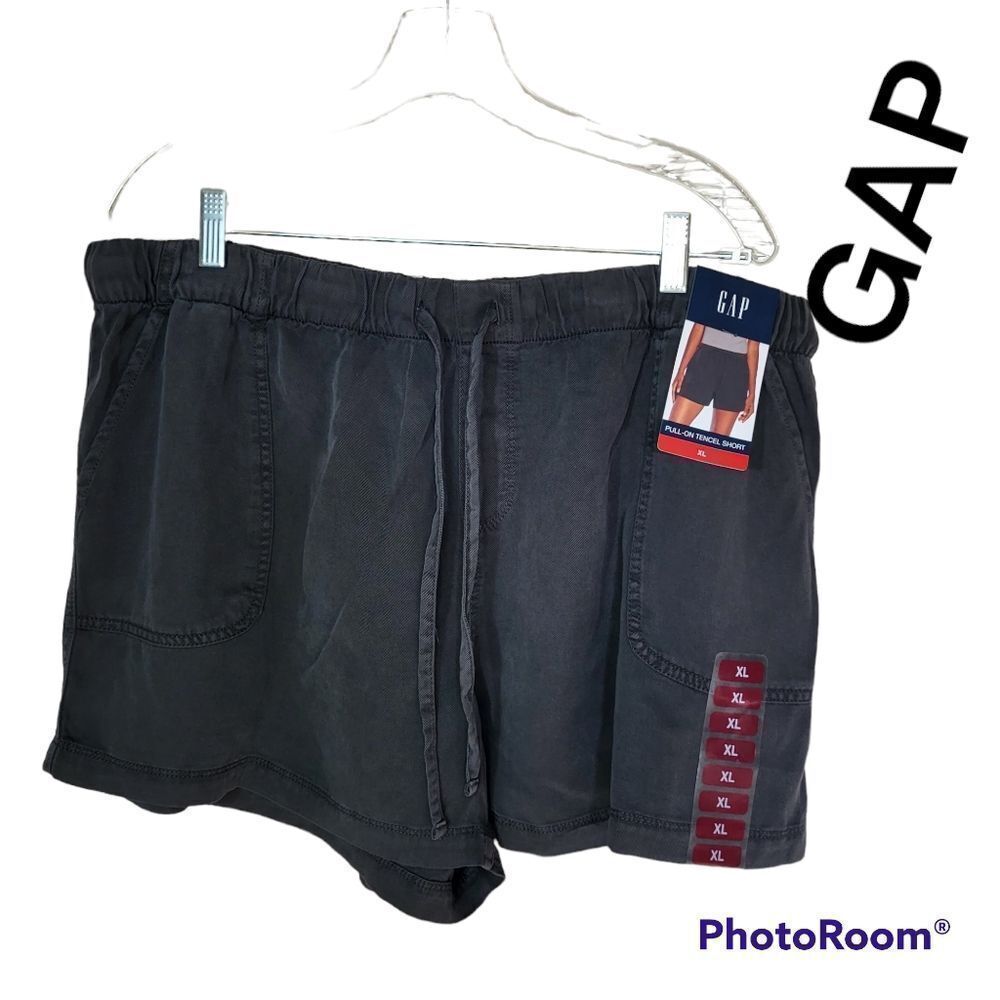 *GAP Women's Short, Size XL, Pull on, Dark Grey, NWT
